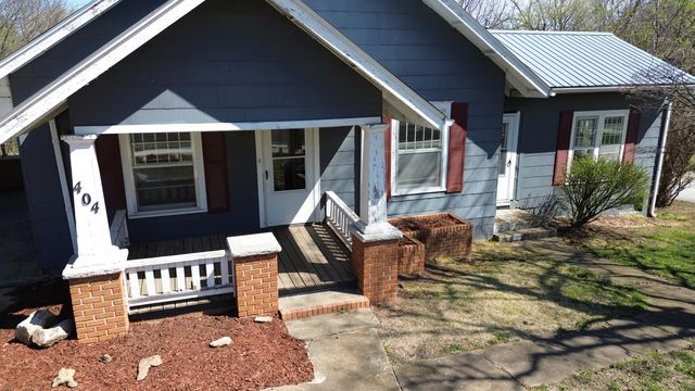 404 South Street, Stockton, MO 65785