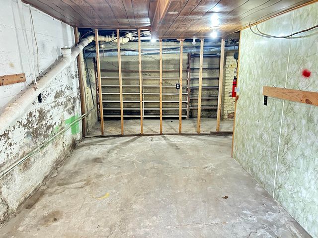 404 South Street, Stockton, MO 65785