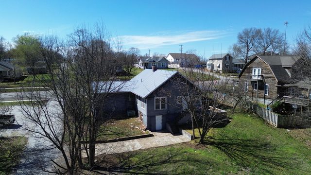 404 South Street, Stockton, MO 65785