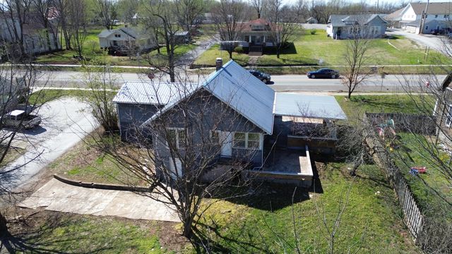 404 South Street, Stockton, MO 65785