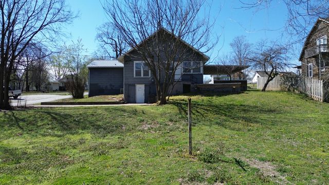 404 South Street, Stockton, MO 65785