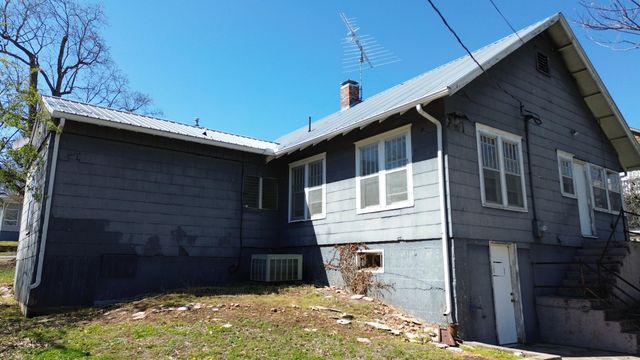 404 South Street, Stockton, MO 65785