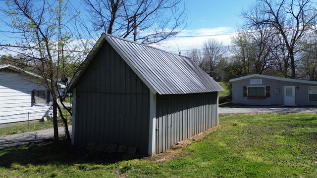 404 South Street, Stockton, MO 65785