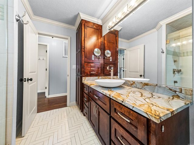 125 Lindale Circle, Hot Springs, AR 71913