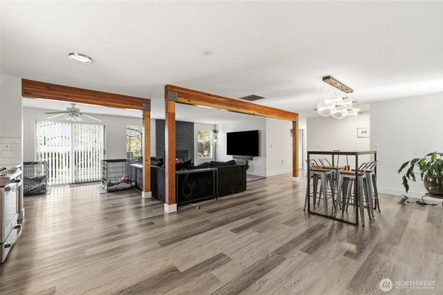 18320 Corliss Avenue N, Shoreline, WA 98133