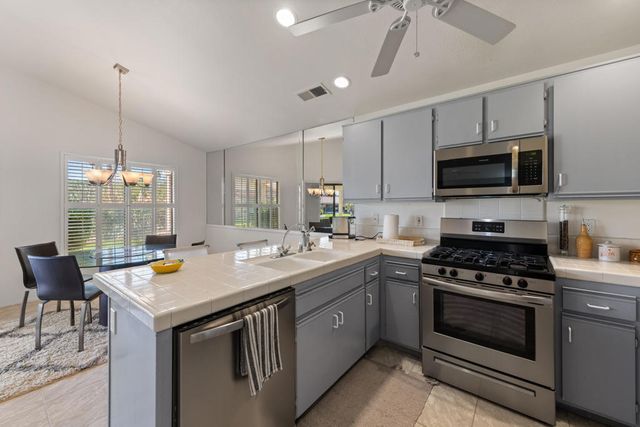 42885 Scirocco Road, Palm Desert, CA 92211