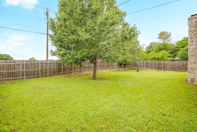 6409 N Stardust Drive, Watauga, TX 76148