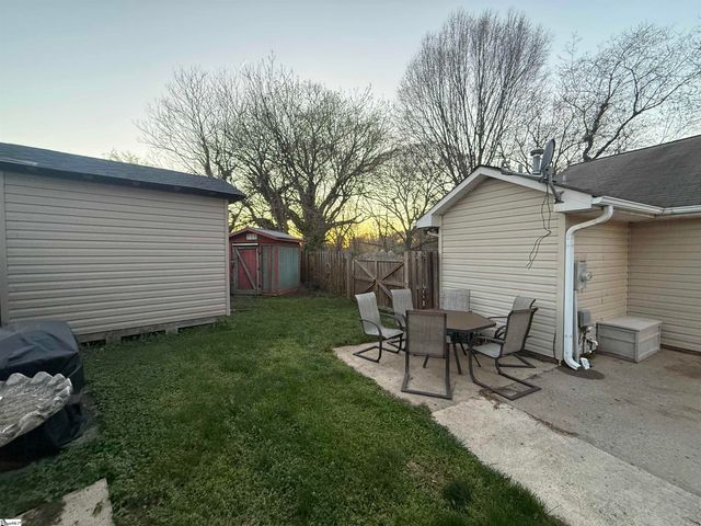 209 Deer Run Court, Spartanburg, SC 29303