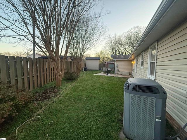 209 Deer Run Court, Spartanburg, SC 29303