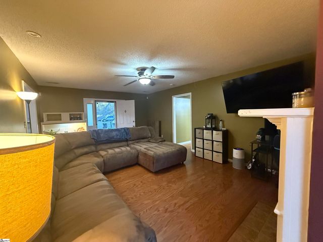 209 Deer Run Court, Spartanburg, SC 29303