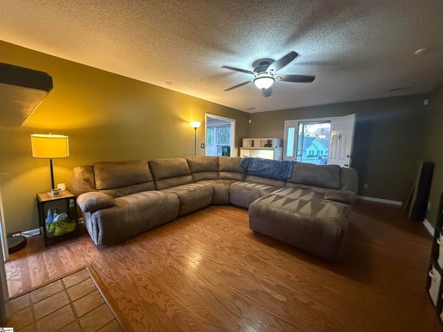 209 Deer Run Court, Spartanburg, SC 29303