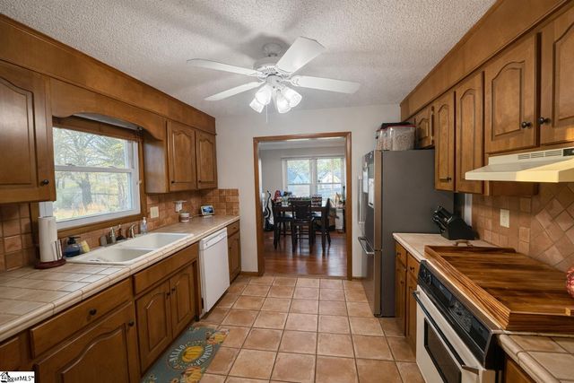 209 Deer Run Court, Spartanburg, SC 29303