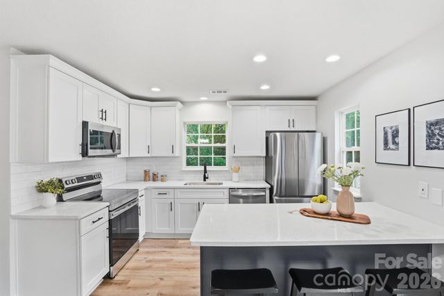 7621 Petrea Lane, Charlotte, NC 28227
