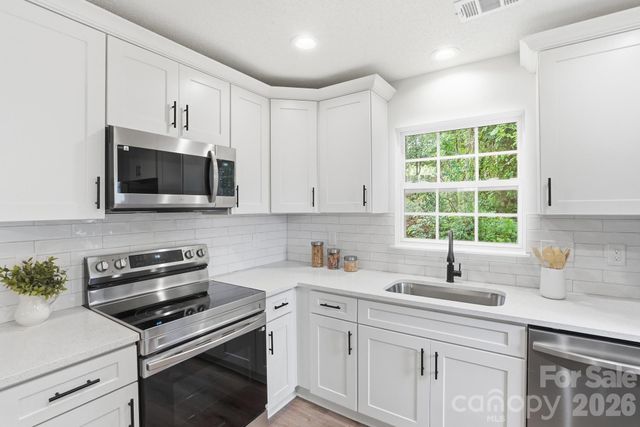 7621 Petrea Lane, Charlotte, NC 28227