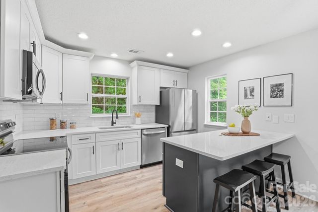 7621 Petrea Lane, Charlotte, NC 28227