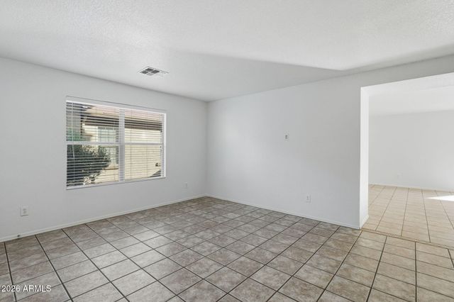 1425 N THUNDERBIRD Avenue, Gilbert, AZ 85234