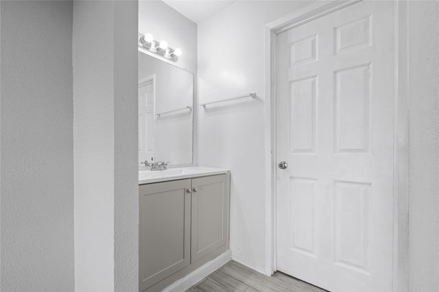 8703 Victorian Village Drive 8703, Houston, TX 77071