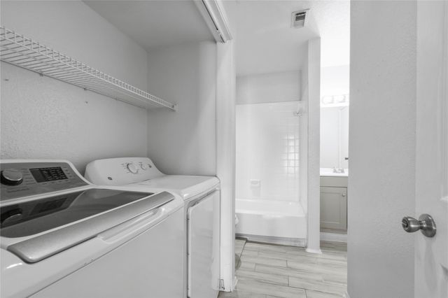 8703 Victorian Village Drive 8703, Houston, TX 77071