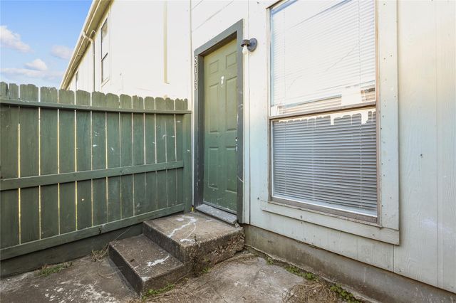 8703 Victorian Village Drive 8703, Houston, TX 77071