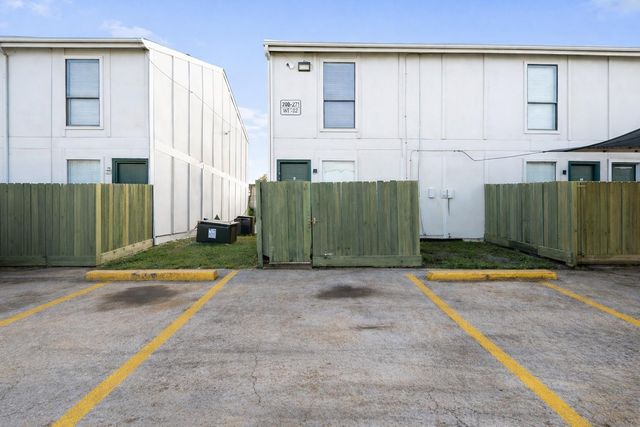 8703 Victorian Village Drive 8703, Houston, TX 77071