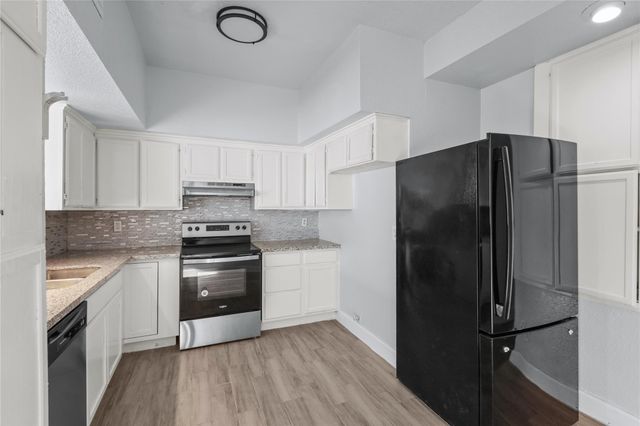 8703 Victorian Village Drive 8703, Houston, TX 77071