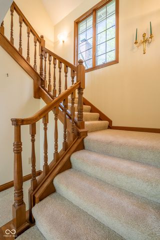 1112 N Dogwood Way, Greenfield, IN 46140