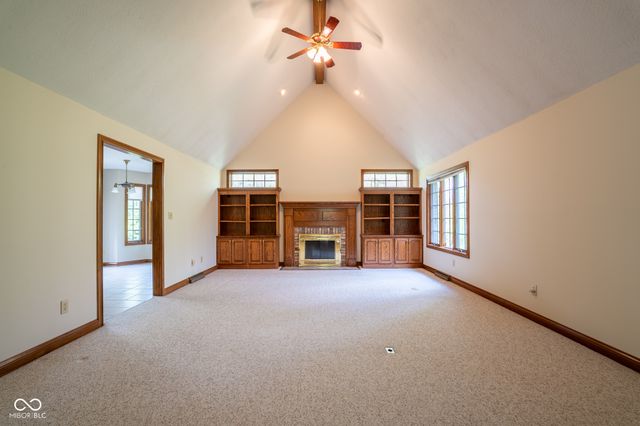 1112 N Dogwood Way, Greenfield, IN 46140