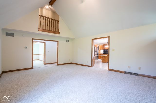 1112 N Dogwood Way, Greenfield, IN 46140
