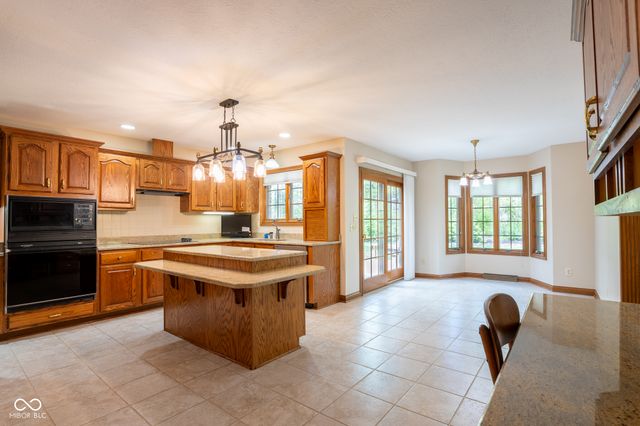 1112 N Dogwood Way, Greenfield, IN 46140