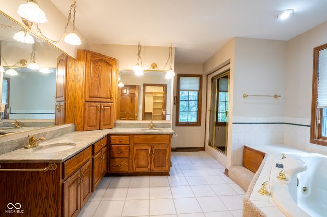 1112 N Dogwood Way, Greenfield, IN 46140