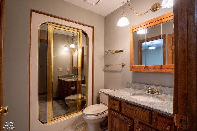 1112 N Dogwood Way, Greenfield, IN 46140