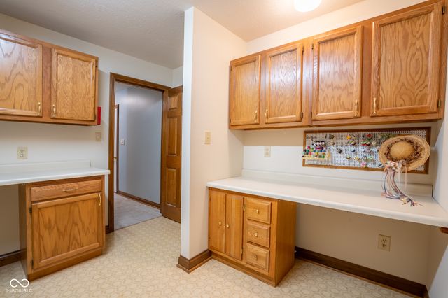 1112 N Dogwood Way, Greenfield, IN 46140