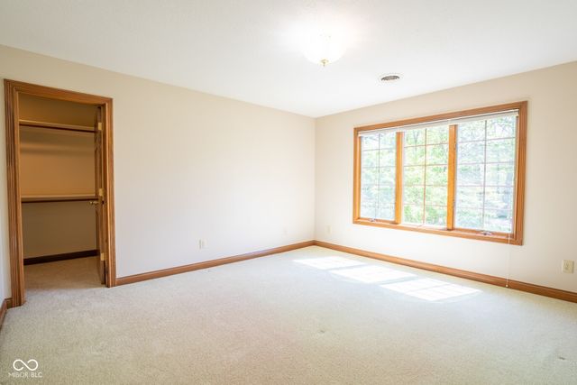 1112 N Dogwood Way, Greenfield, IN 46140