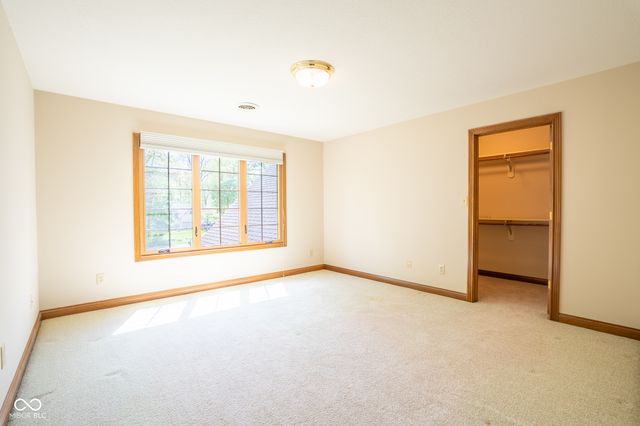 1112 N Dogwood Way, Greenfield, IN 46140