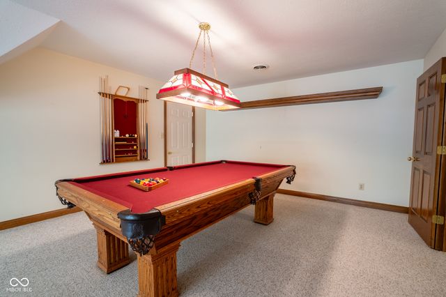 1112 N Dogwood Way, Greenfield, IN 46140