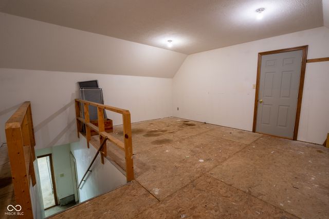 1112 N Dogwood Way, Greenfield, IN 46140