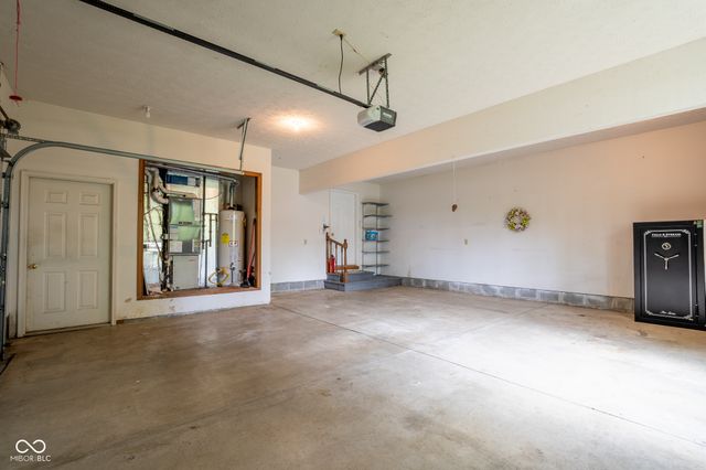 1112 N Dogwood Way, Greenfield, IN 46140