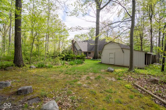 1112 N Dogwood Way, Greenfield, IN 46140
