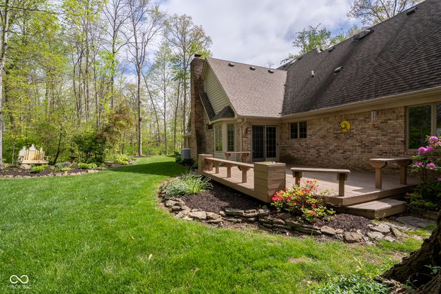 1112 N Dogwood Way, Greenfield, IN 46140