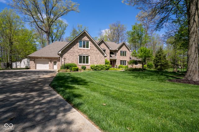 1112 N Dogwood Way, Greenfield, IN 46140