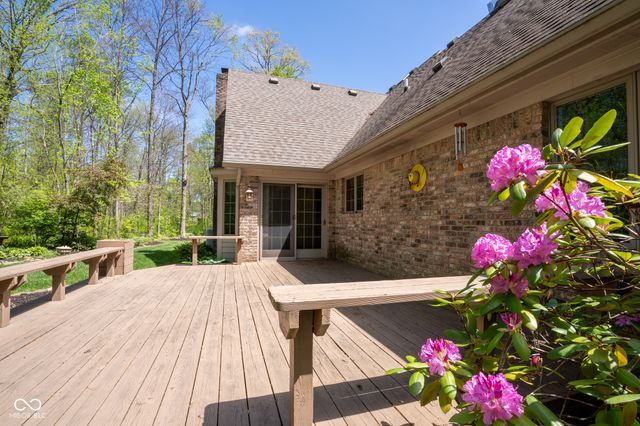 1112 N Dogwood Way, Greenfield, IN 46140