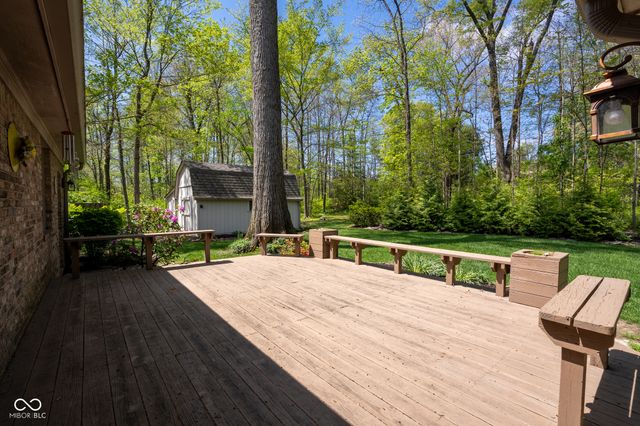 1112 N Dogwood Way, Greenfield, IN 46140