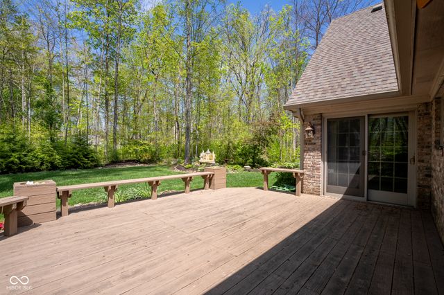 1112 N Dogwood Way, Greenfield, IN 46140