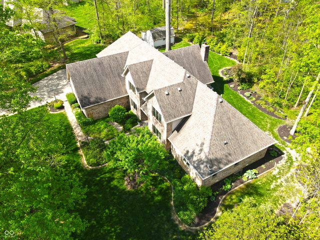 1112 N Dogwood Way, Greenfield, IN 46140