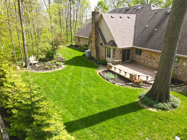 1112 N Dogwood Way, Greenfield, IN 46140