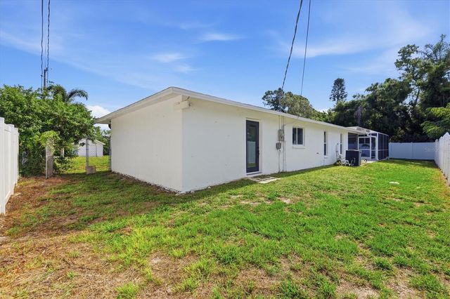 201 HONORE AVENUE, Sarasota, FL 34232