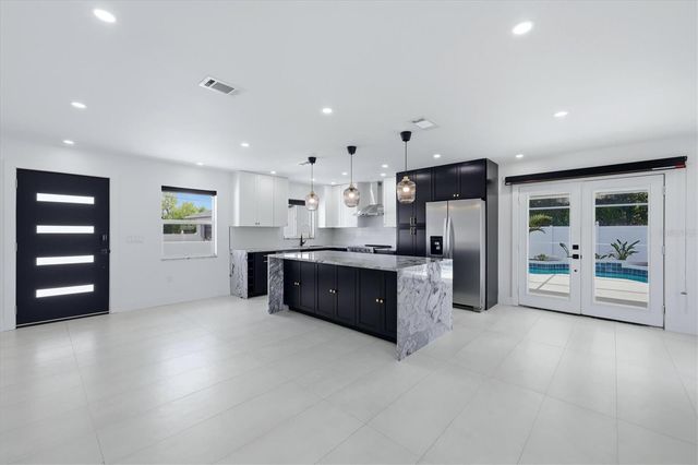 201 HONORE AVENUE, Sarasota, FL 34232