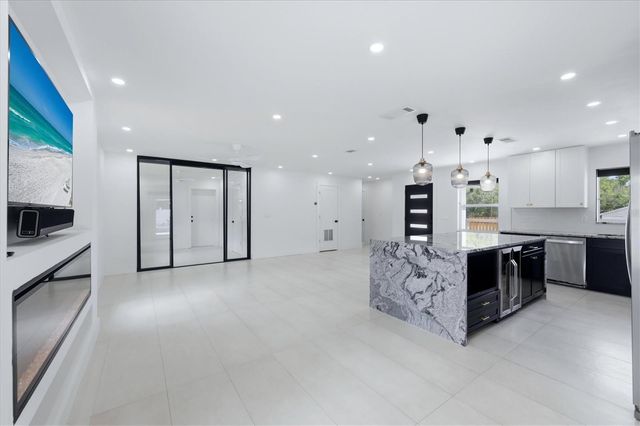 201 HONORE AVENUE, Sarasota, FL 34232