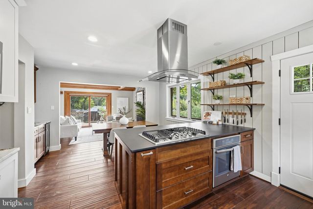 6429 EPPARD ST, Falls Church, VA 22044
