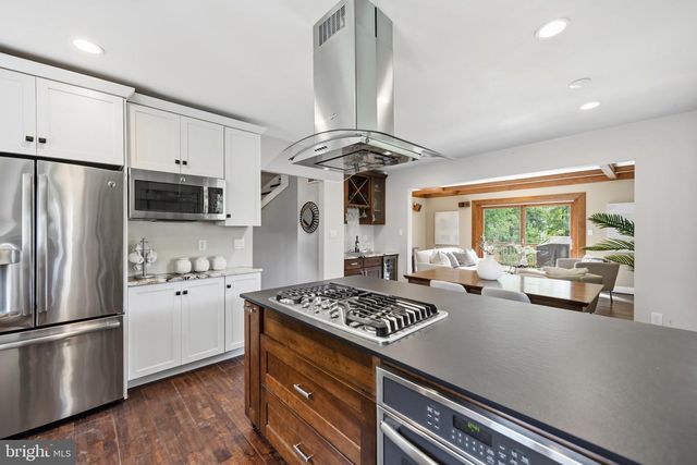 6429 EPPARD ST, Falls Church, VA 22044